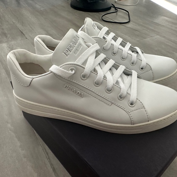 Sneakers - Picture 1 of 4